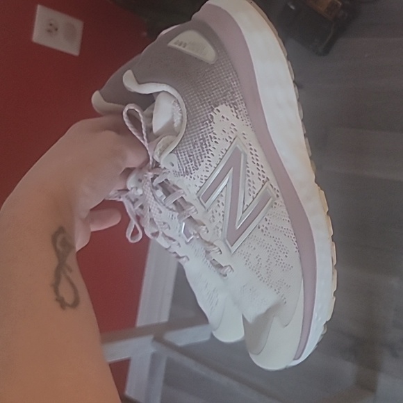 New Balance Women's Fresh Foam 680 V7 Running Sneakers Size 8 - Picture 6 of 9